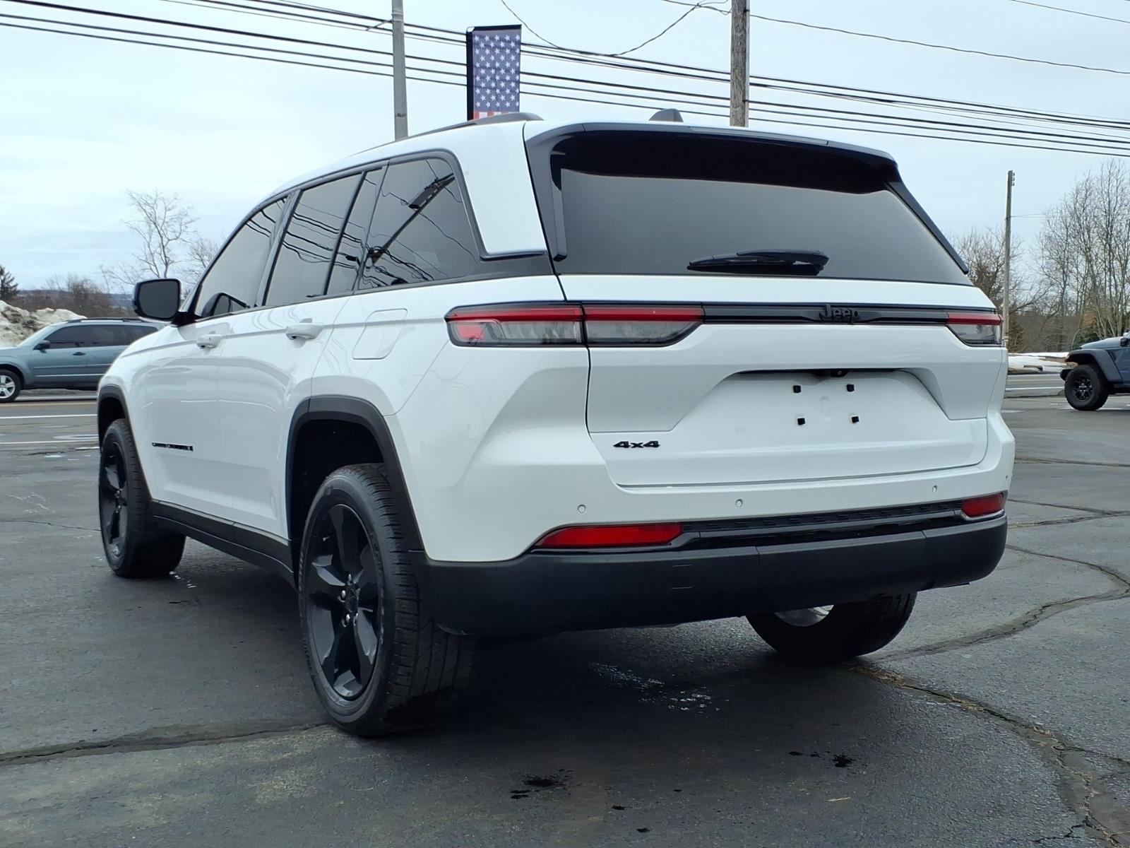 Certified 2023 Jeep Grand Cherokee Altitude image 5