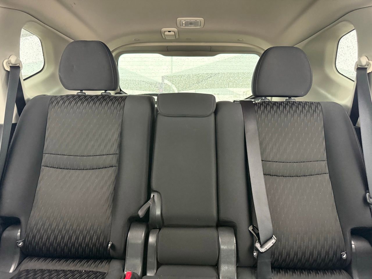 Used 2018 Nissan Rogue SV FWD image 18