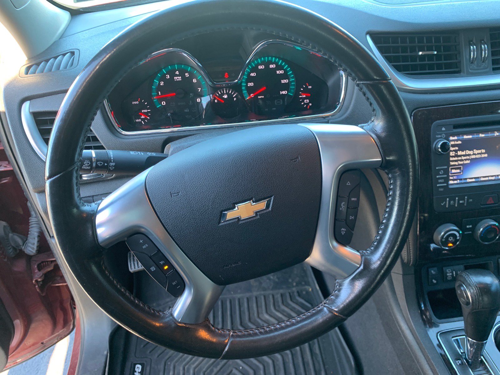 Used 2015 Chevrolet Traverse LT w/ Style and Technology Package FWD image 9