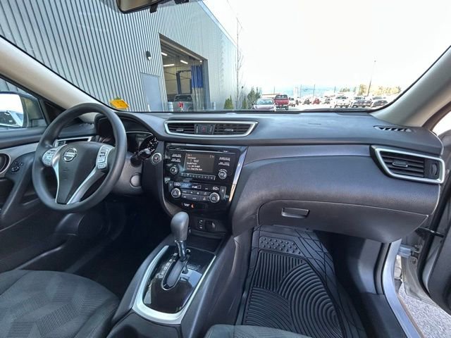 Used 2015 Nissan Rogue SV image 27