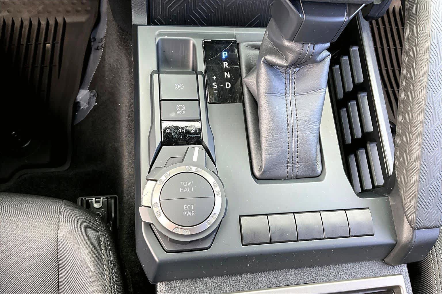 Used 2024 Toyota Tacoma SR5 AWD/4WD image 34