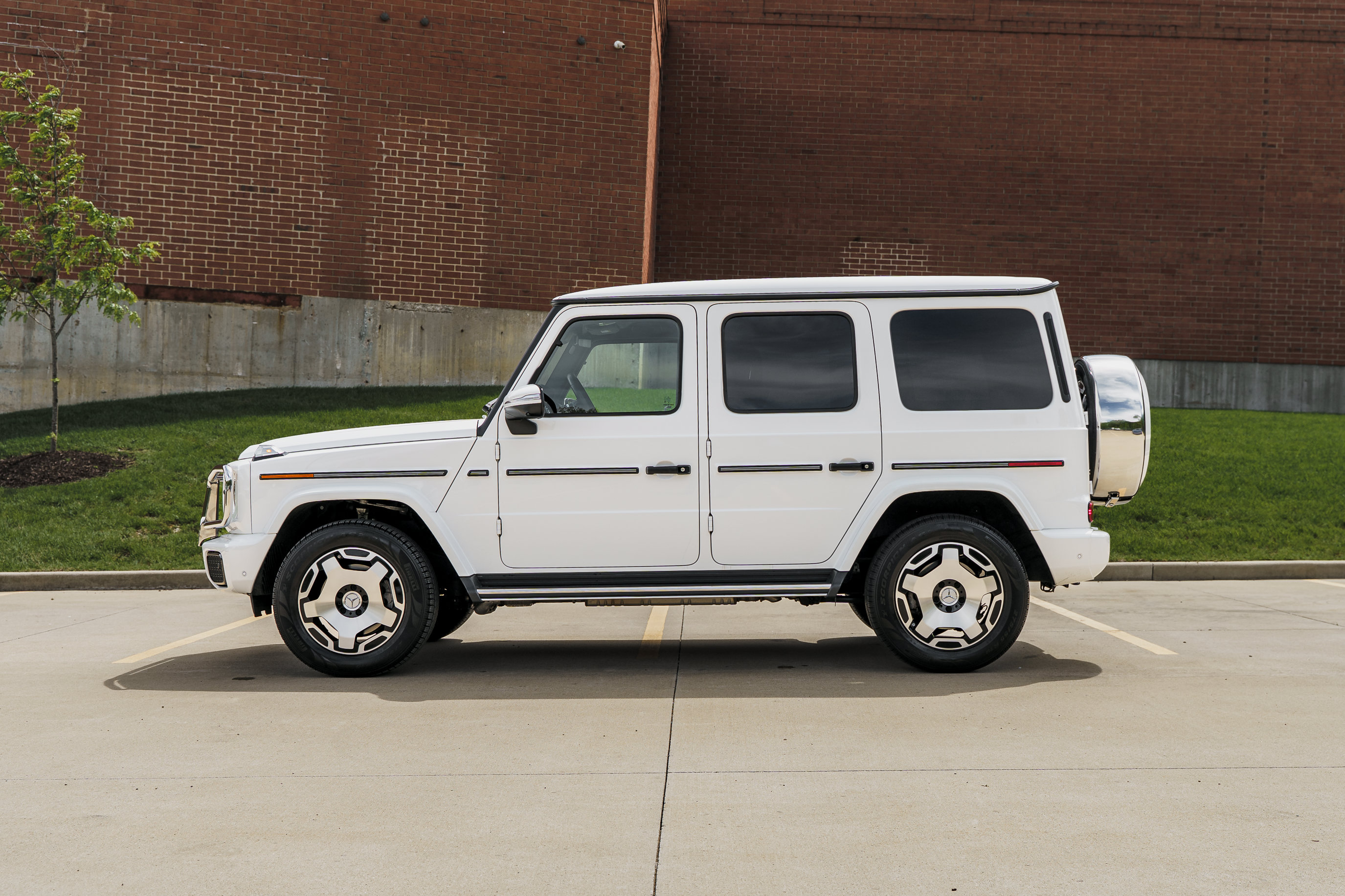 Used 2025 Mercedes-Benz G 550 image 6