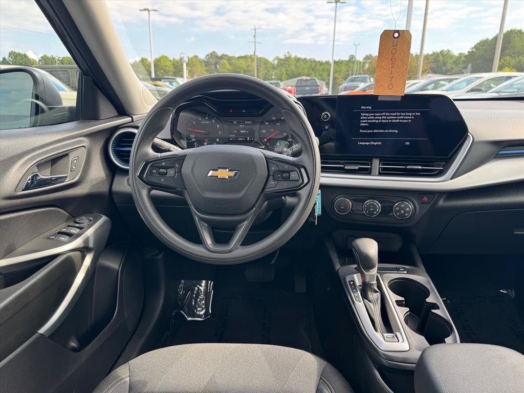 Used 2026 Chevrolet Trax LS FWD image 12