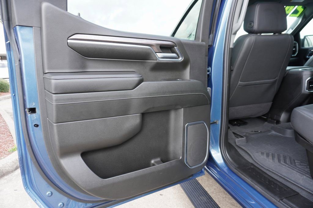 Used 2024 Chevrolet Silverado 1500 LTZ AWD/4WD image 19