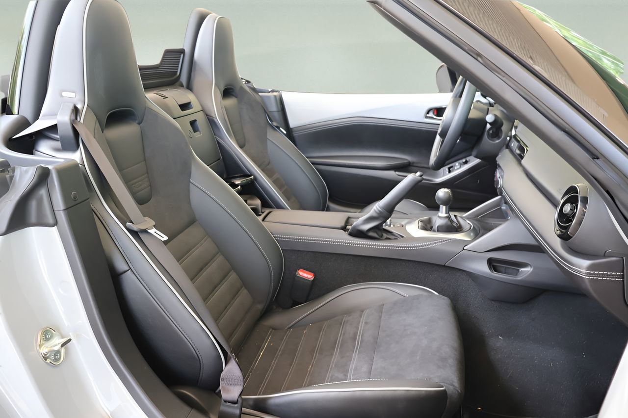 Used 2025 MAZDA MX-5 Miata Club w/ Brembo/BBS Recaro Package image 15