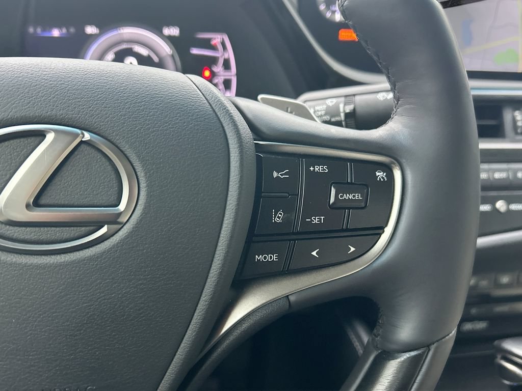 Used 2022 Lexus ES 300h Ultra Luxury w/ Accessory Package 2 FWD image 26