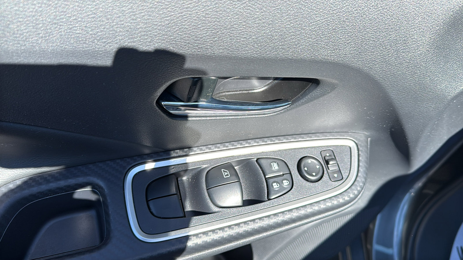 Certified 2025 Nissan Versa SR w/ Trunk Package FWD image 7