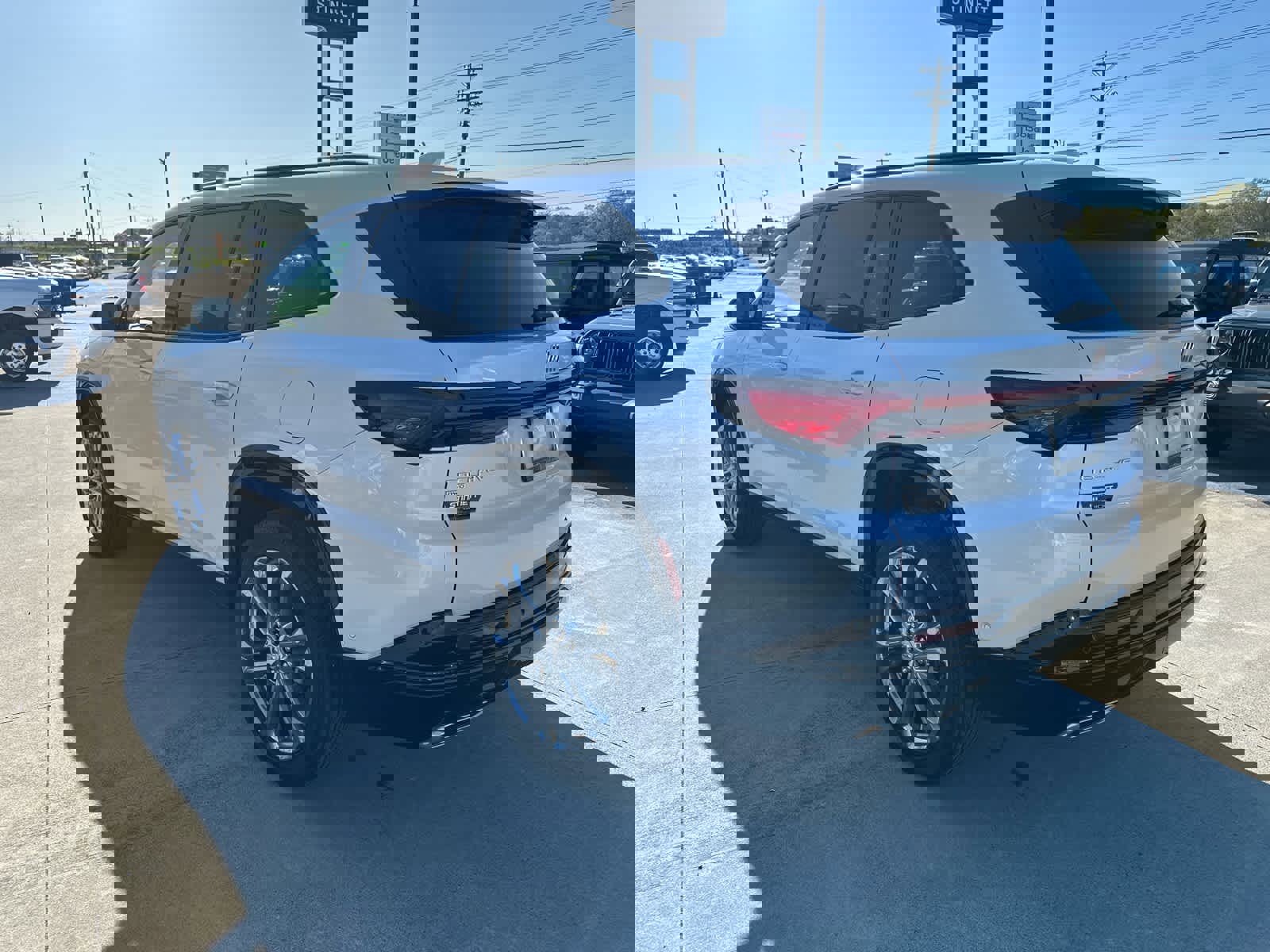 New 2025 Buick Enclave Sport Touring w/ Super Cruise Package image 7