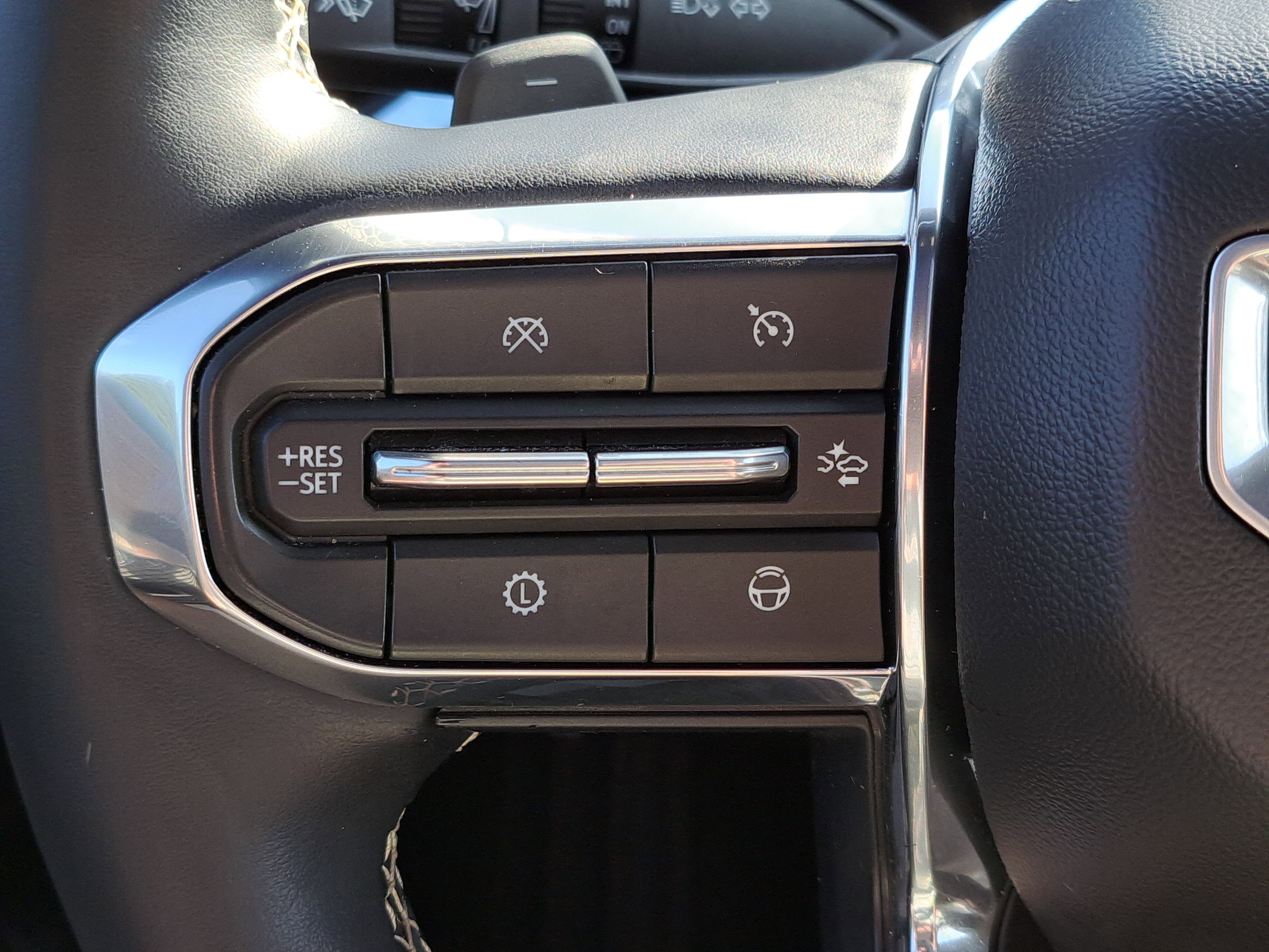 Certified 2024 GMC Acadia Denali w/ Super Cruise Package image 19