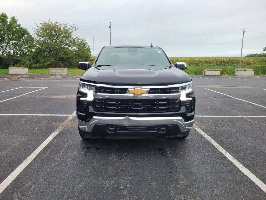 Used 2024 Chevrolet Silverado 1500 LT AWD/4WD image 2