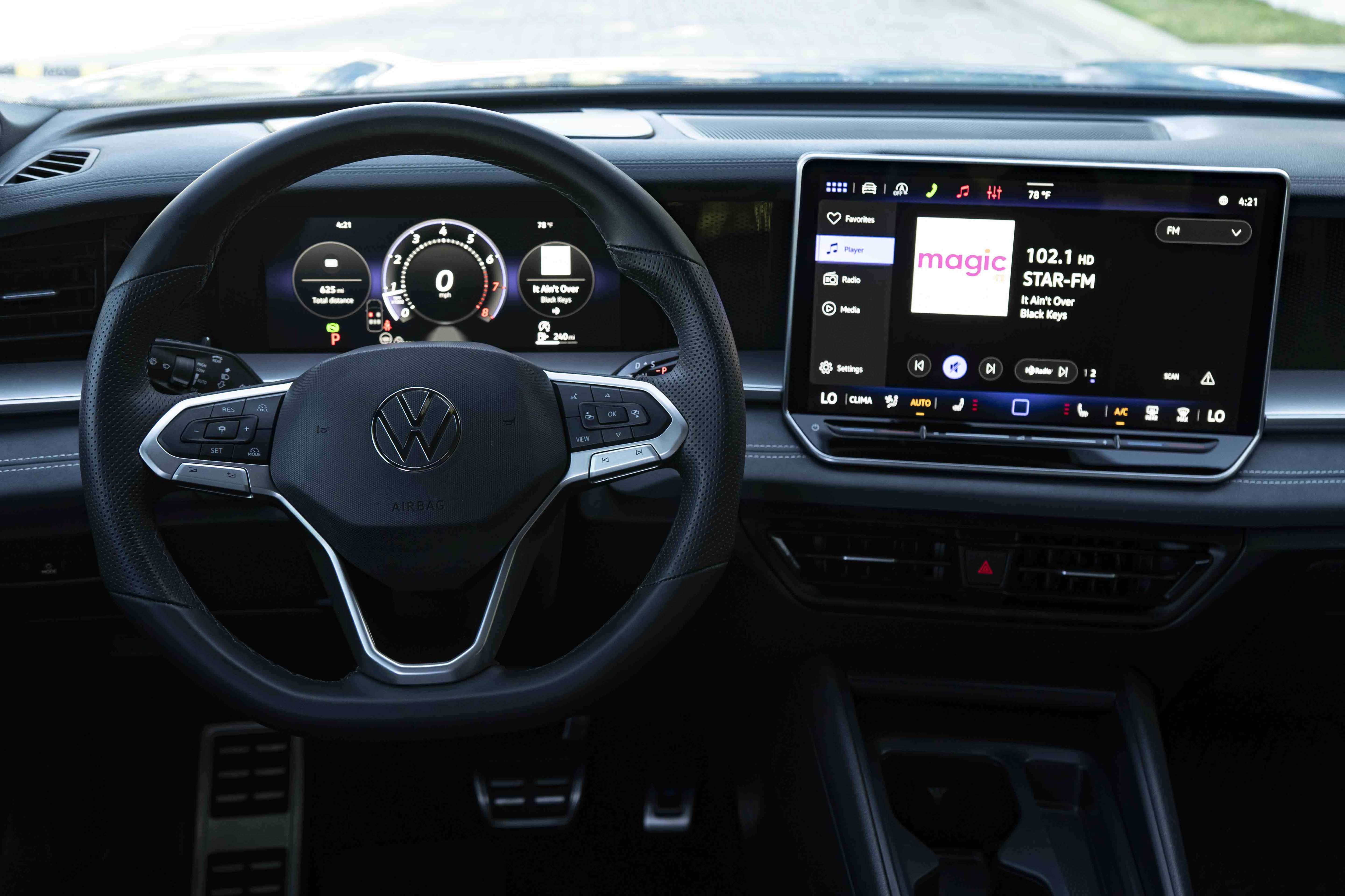 Certified 2026 Volkswagen Tiguan SE R-Line FWD image 18