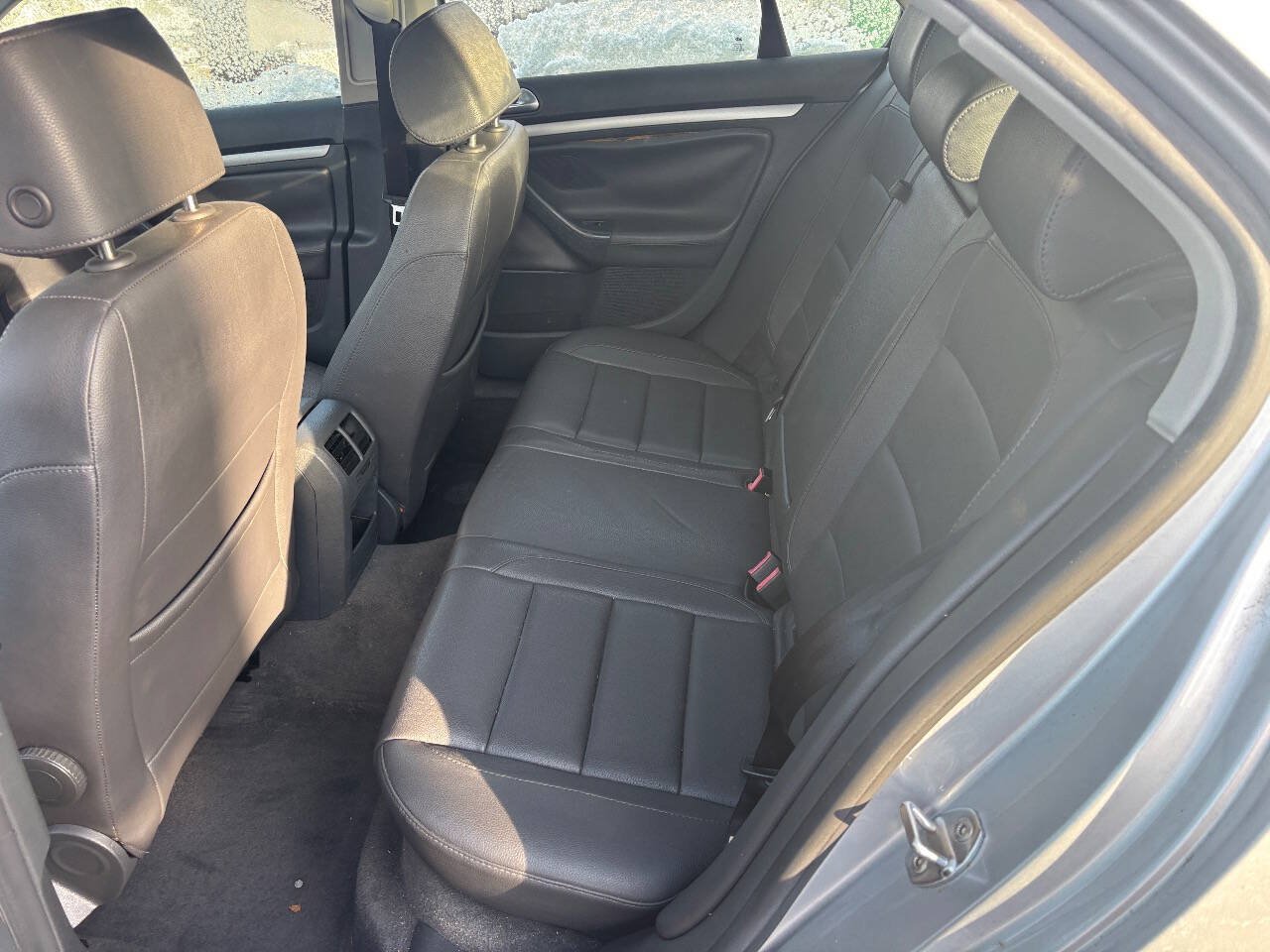 Used 2006 Volkswagen Jetta 2.5 FWD image 17