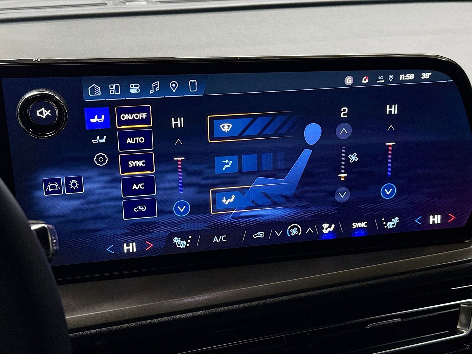 New 2026 Chevrolet Traverse LT w/ Driver Confidence Package image 19