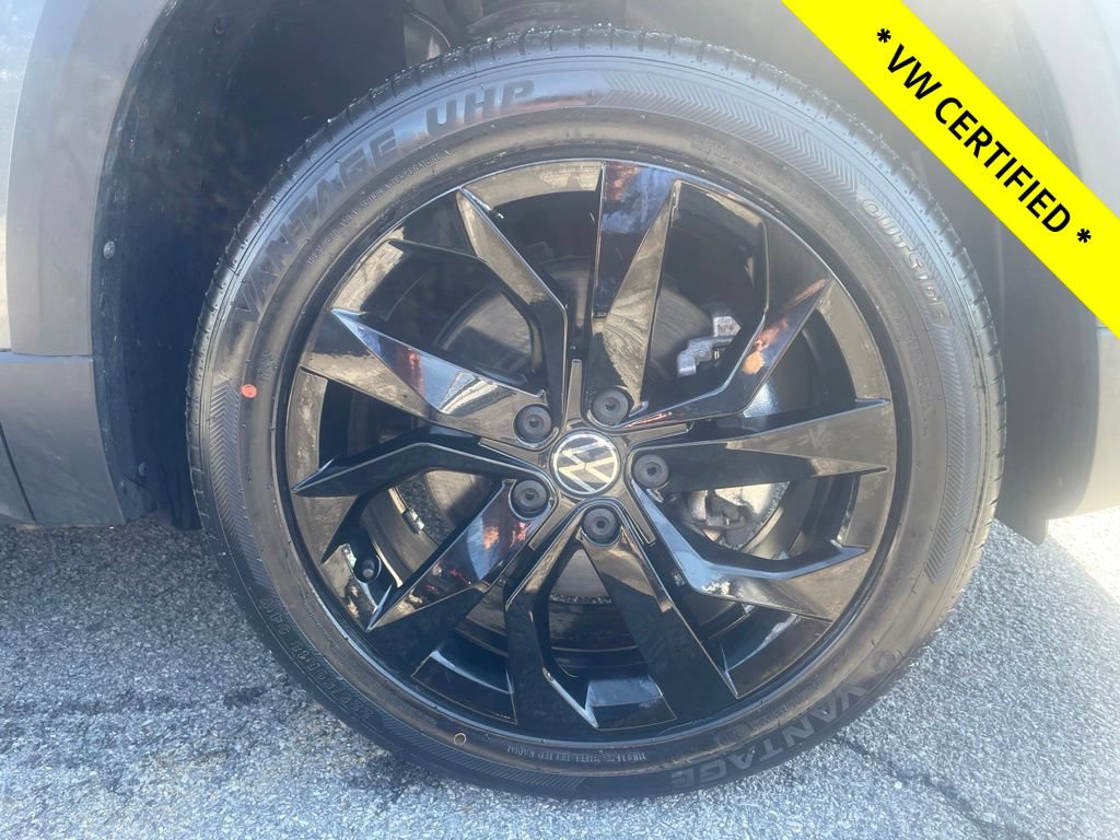 Certified 2023 Volkswagen Taos SE w/ Black Wheel Package AWD/4WD image 13