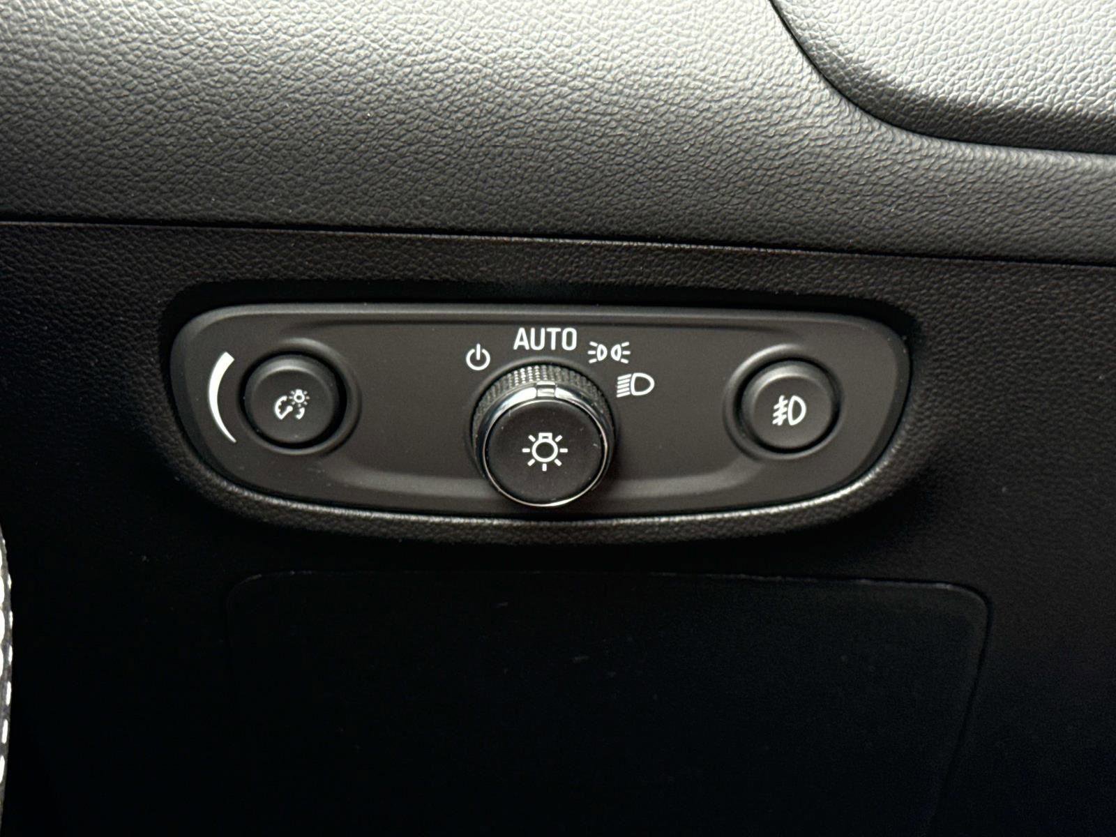 Used 2023 Buick Encore GX Select w/ Safety Package II AWD/4WD image 12