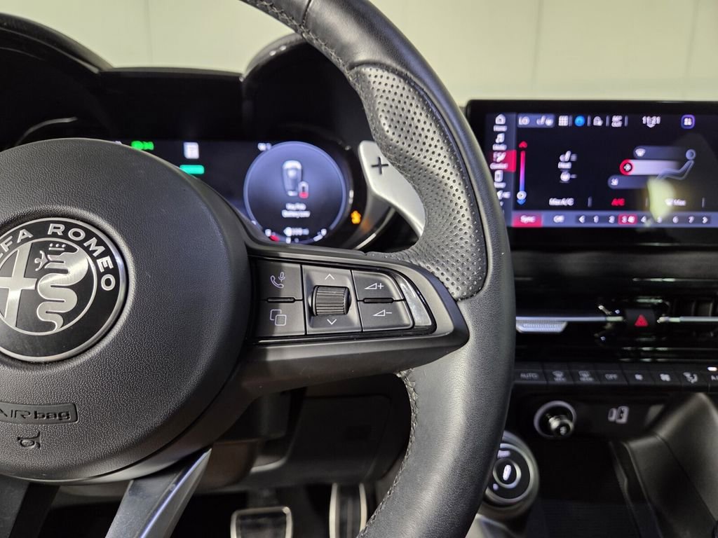 Used 2024 Alfa Romeo Tonale Veloce image 18