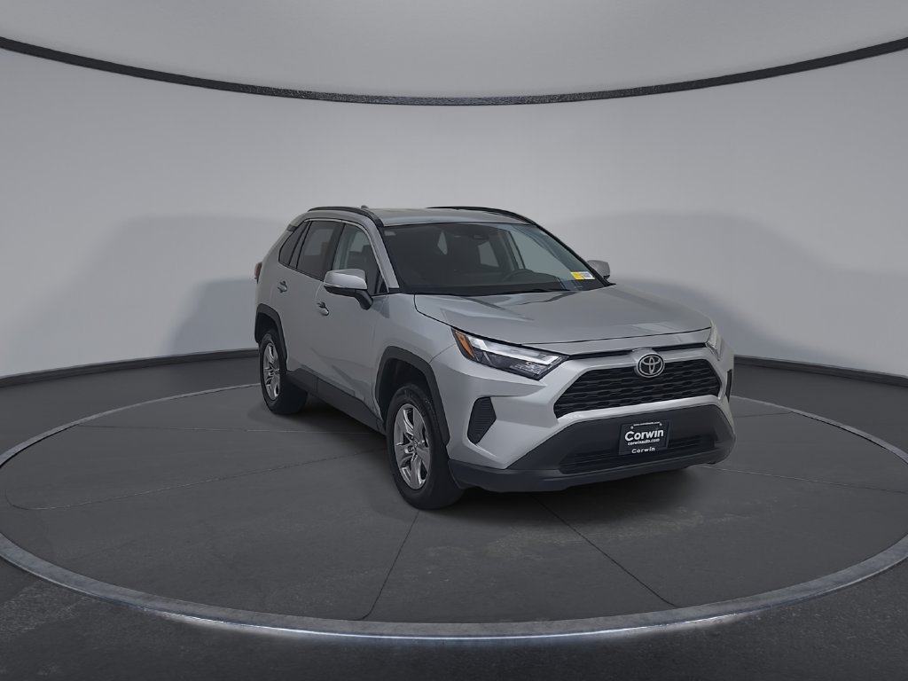 Used 2025 Toyota RAV4 XLE AWD/4WD image 5