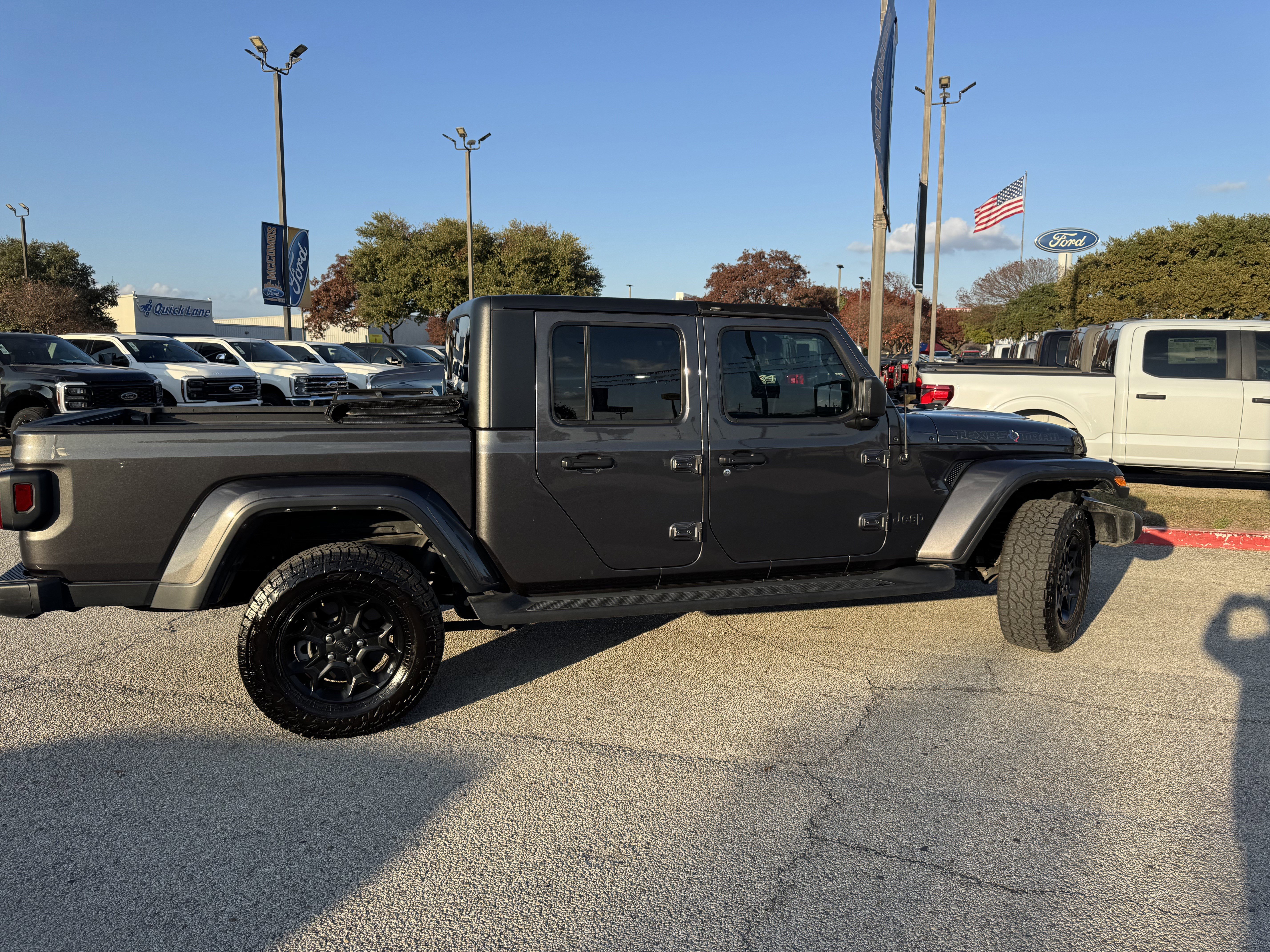 Used 2023 Jeep Gladiator Sport image 6