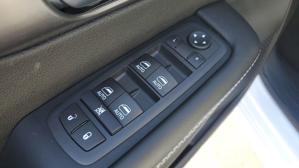 New 2026 Chrysler Pacifica Select image 21