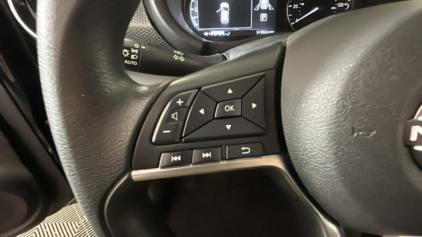 Used 2023 Nissan Kicks SV FWD image 18