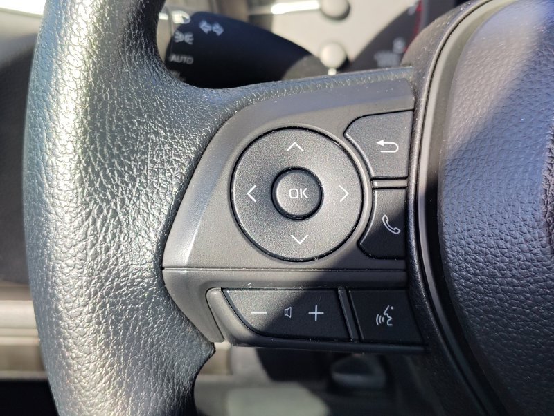 Used 2025 Toyota Corolla LE w/ LE Premium Package FWD image 28
