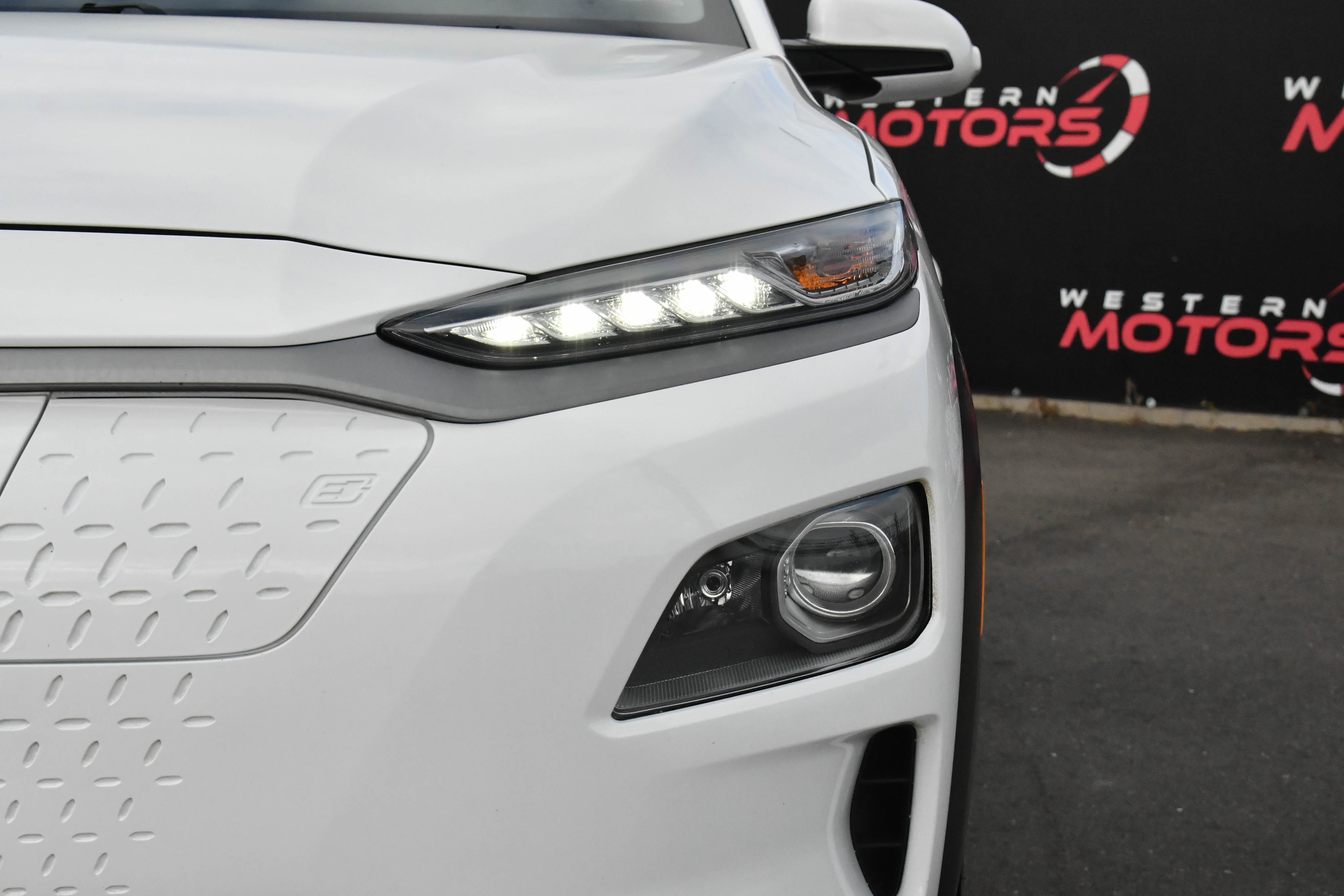 Used 2021 Hyundai Kona Limited FWD image 11