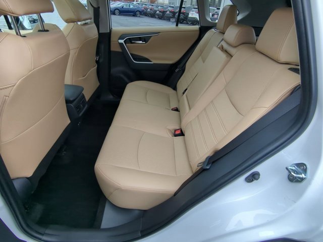 Used 2025 Toyota RAV4 Limited image 16