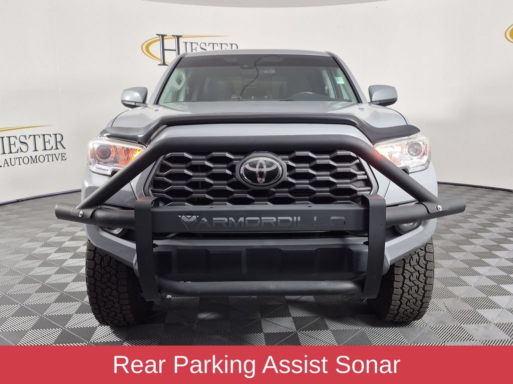 Used 2020 Toyota Tacoma SR5 AWD/4WD image 9