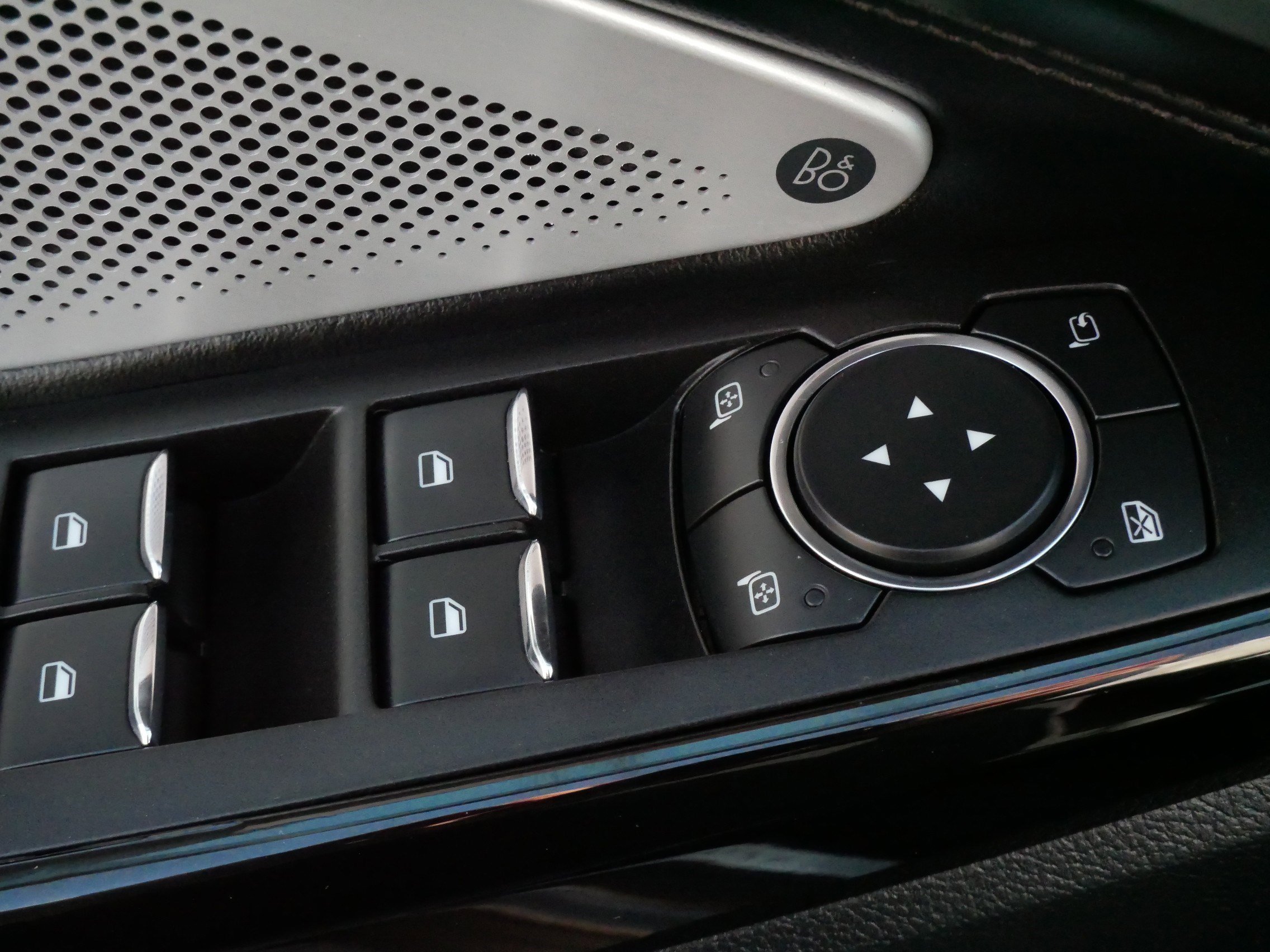 Used 2021 Ford Explorer Platinum image 19