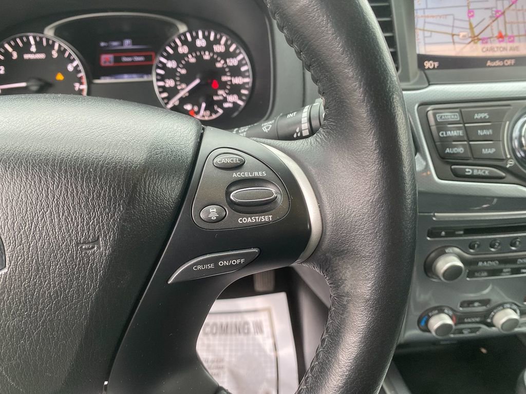 Used 2019 Nissan Pathfinder SL image 9