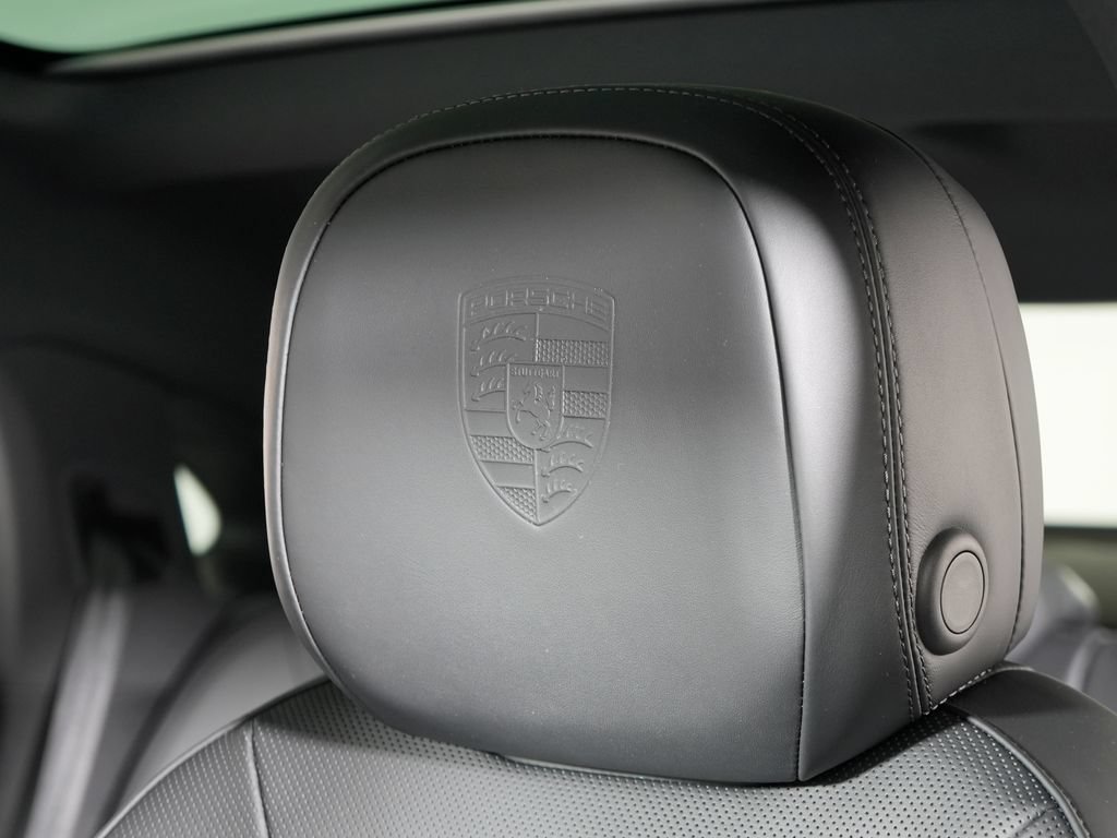 New 2026 Porsche Cayenne Coupe AWD/4WD image 19