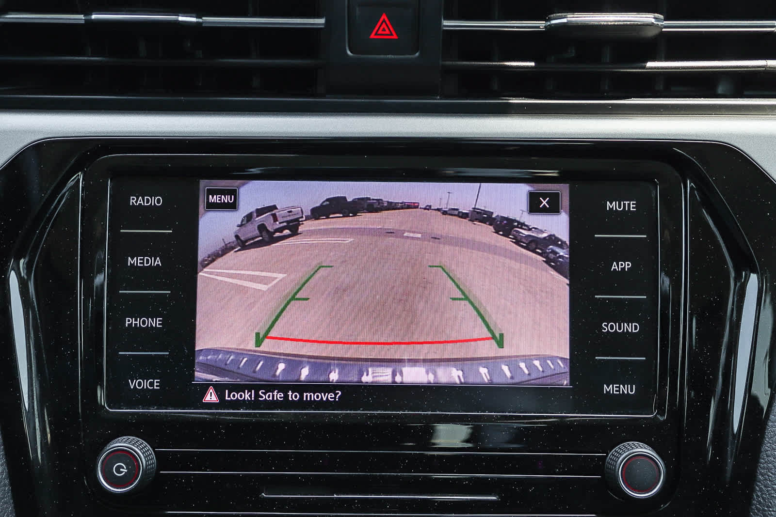 Certified 2022 Volkswagen Passat 2.0T SE FWD image 25