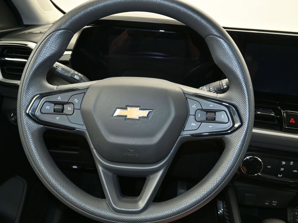 Used 2025 Chevrolet TrailBlazer LT FWD image 13