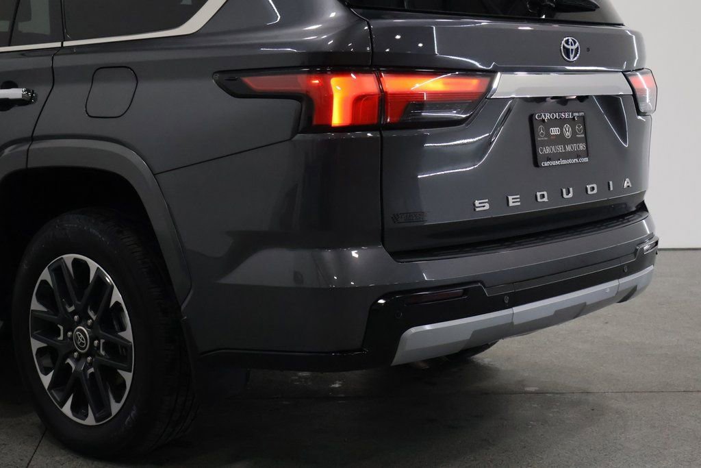 Used 2023 Toyota Sequoia Limited image 10