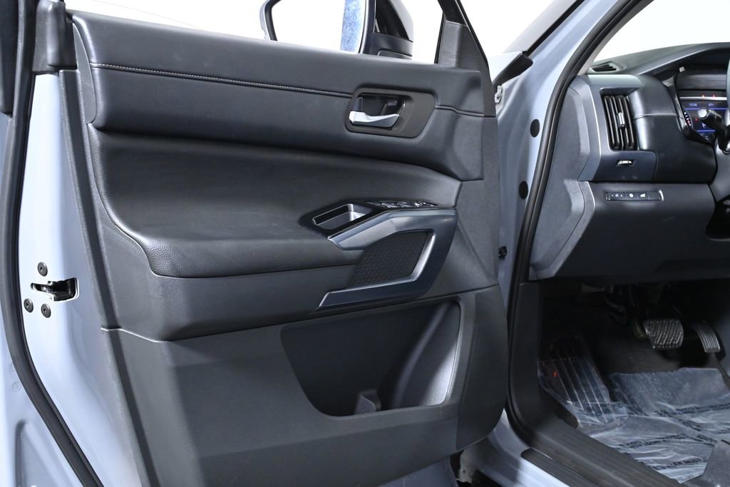 Certified 2024 Nissan Pathfinder SL image 26