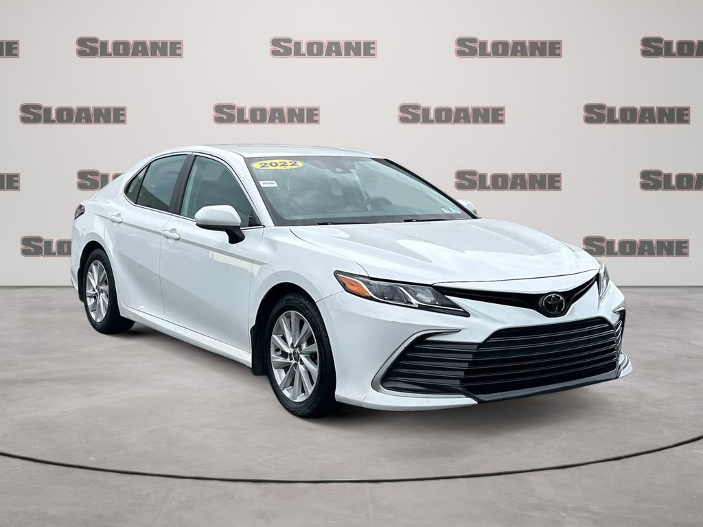 Used 2022 Toyota Camry LE FWD image 7