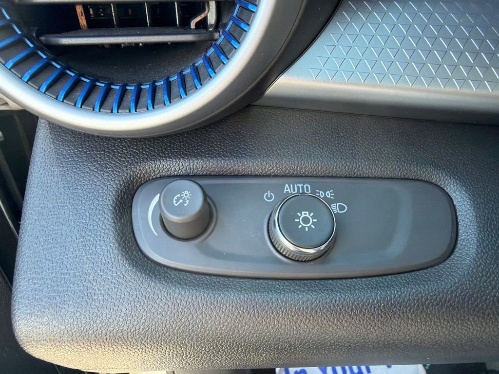 Used 2024 Chevrolet Trax LS w/ LS Convenience Package FWD image 11