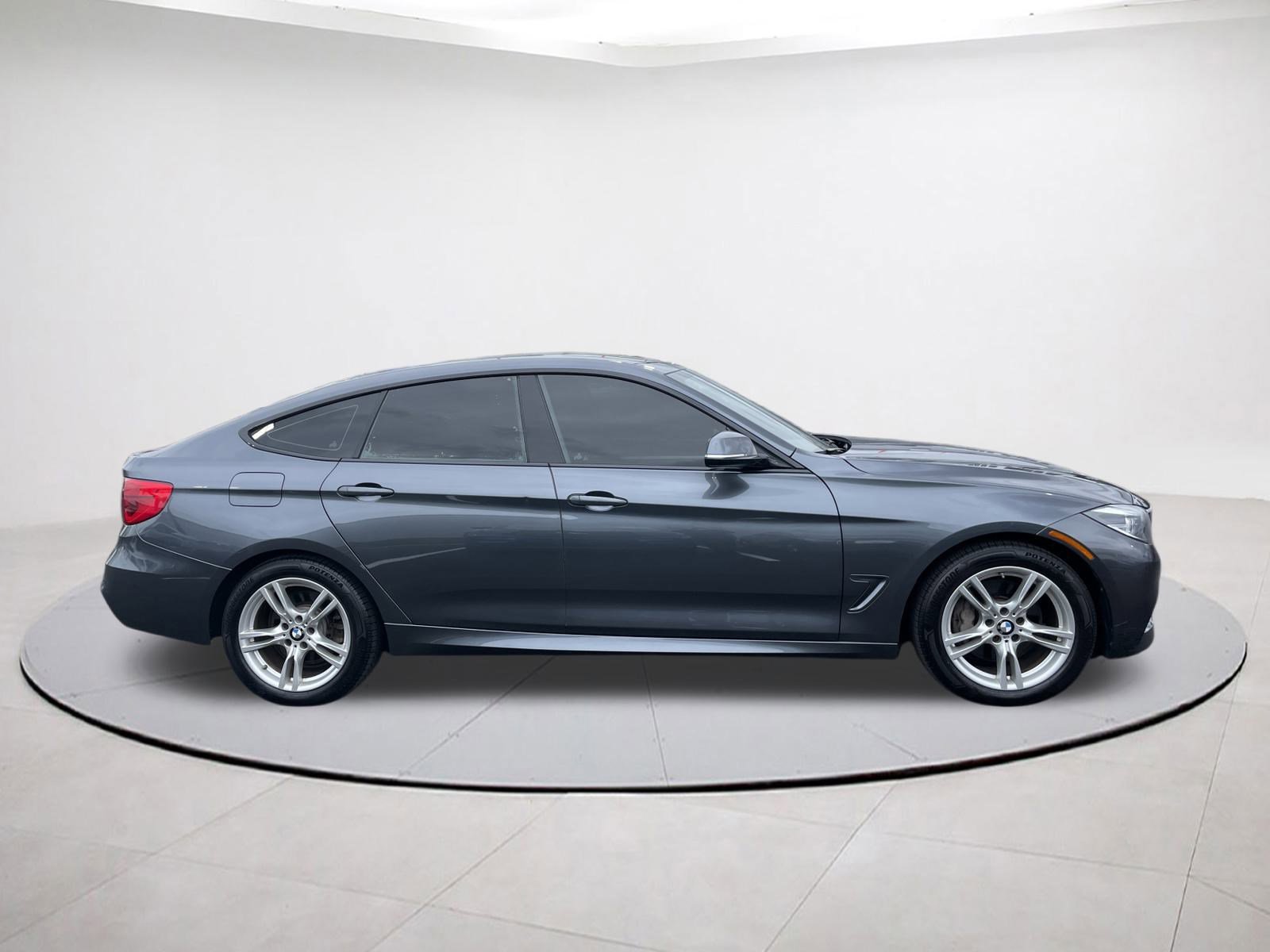 Used 2018 BMW 340i Gran Turismo xDrive image 6