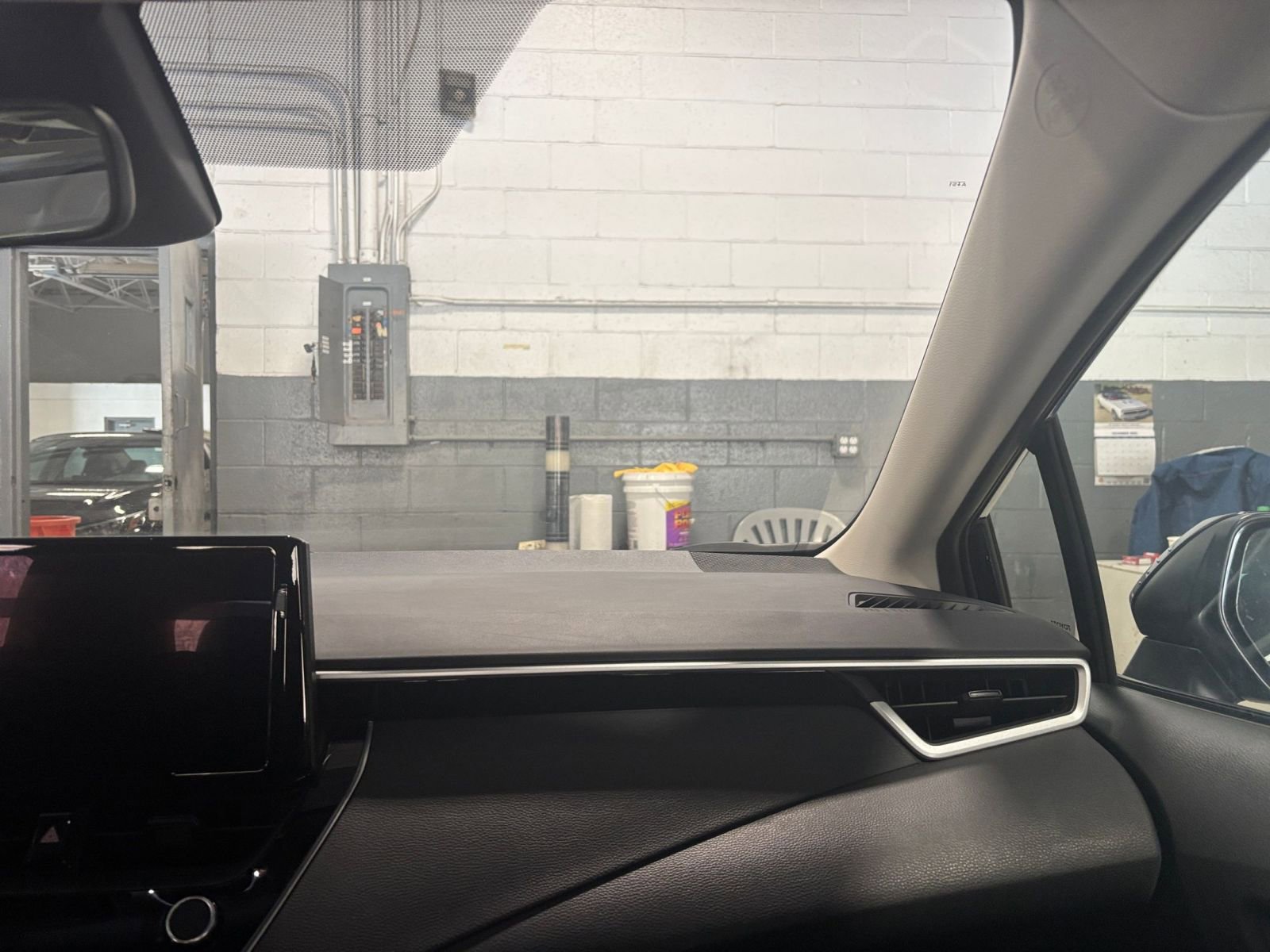 Used 2025 Toyota Corolla LE image 35