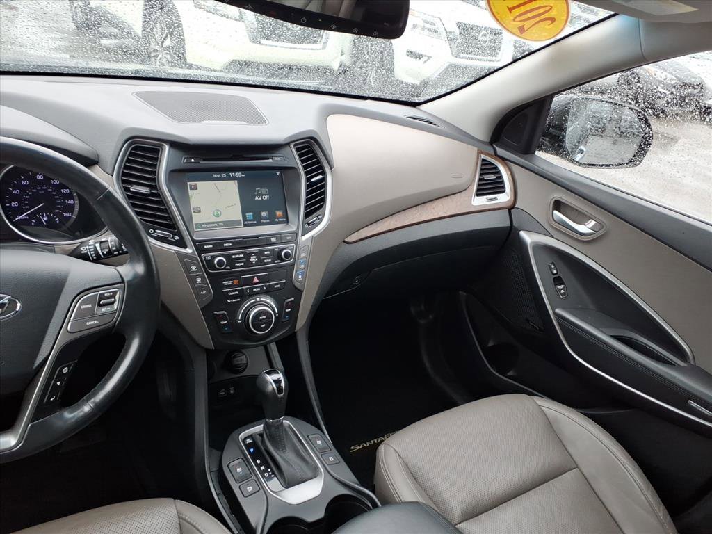 Used 2017 Hyundai Santa Fe Limited w/ Cargo Package image 7