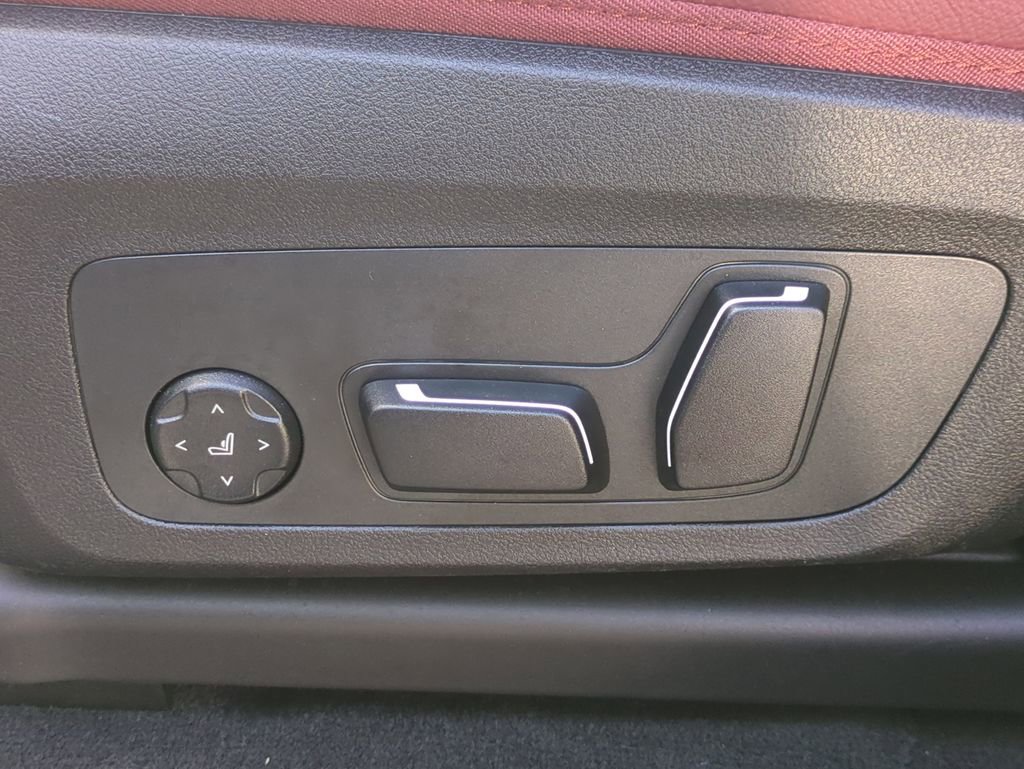 Used 2025 BMW X4 M40i image 22