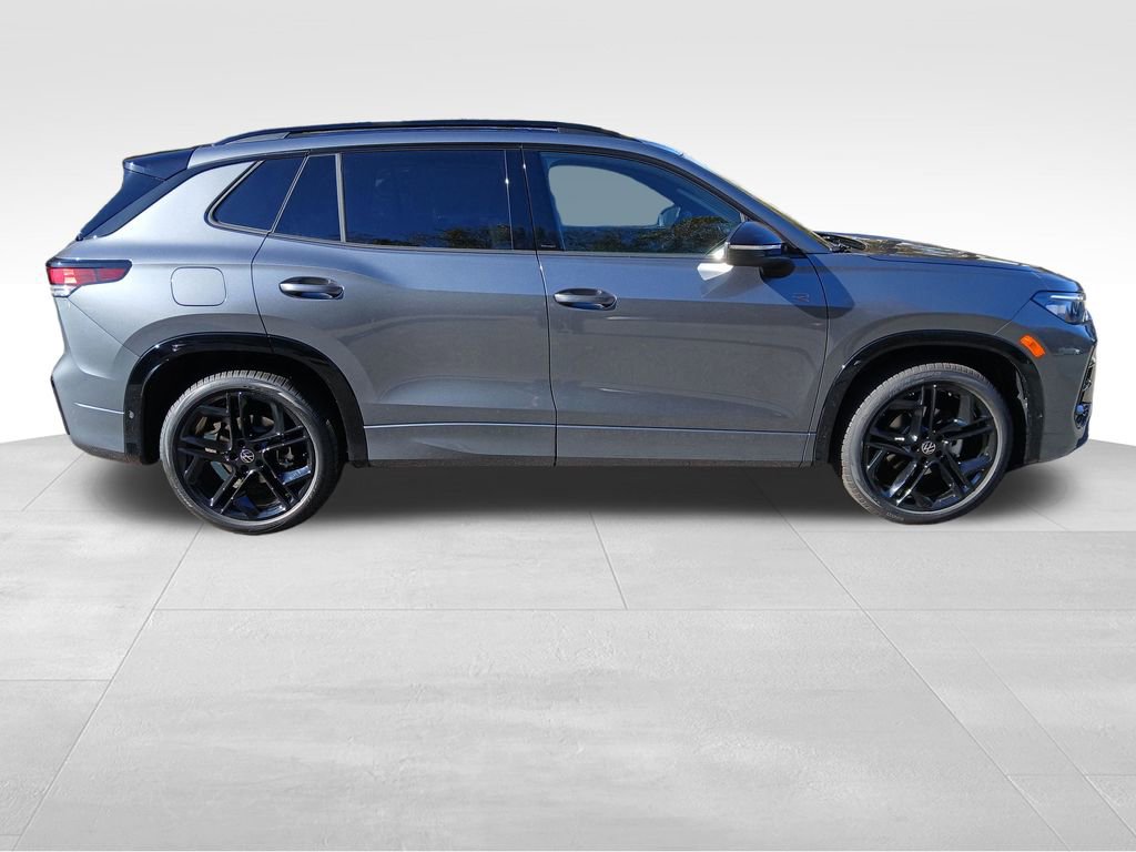 New 2026 Volkswagen Tiguan SE R-Line image 6