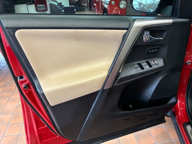 Used 2015 Toyota RAV4 Limited w/ Technology Package image 17