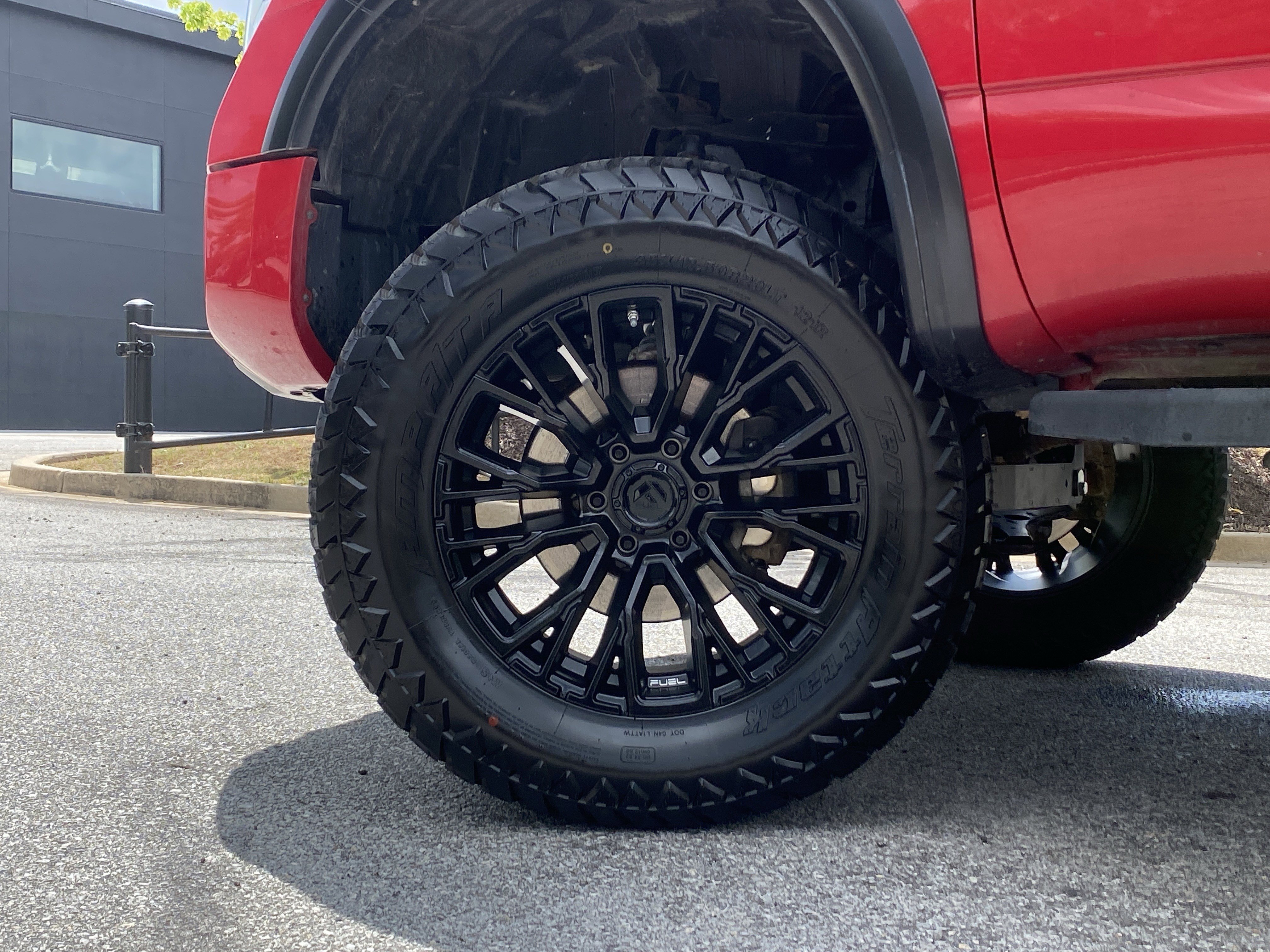 Used 2020 Nissan Titan PRO-4X image 12