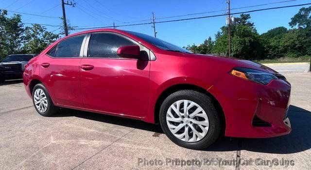 Used 2018 Toyota Corolla LE FWD image 4