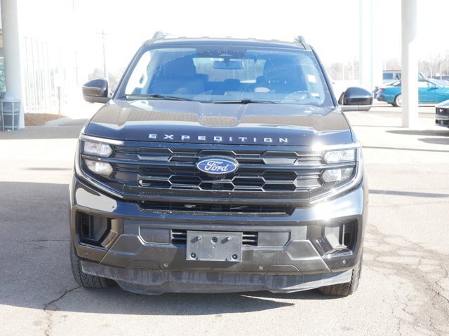 Certified 2025 Ford Expedition Active AWD/4WD image 2