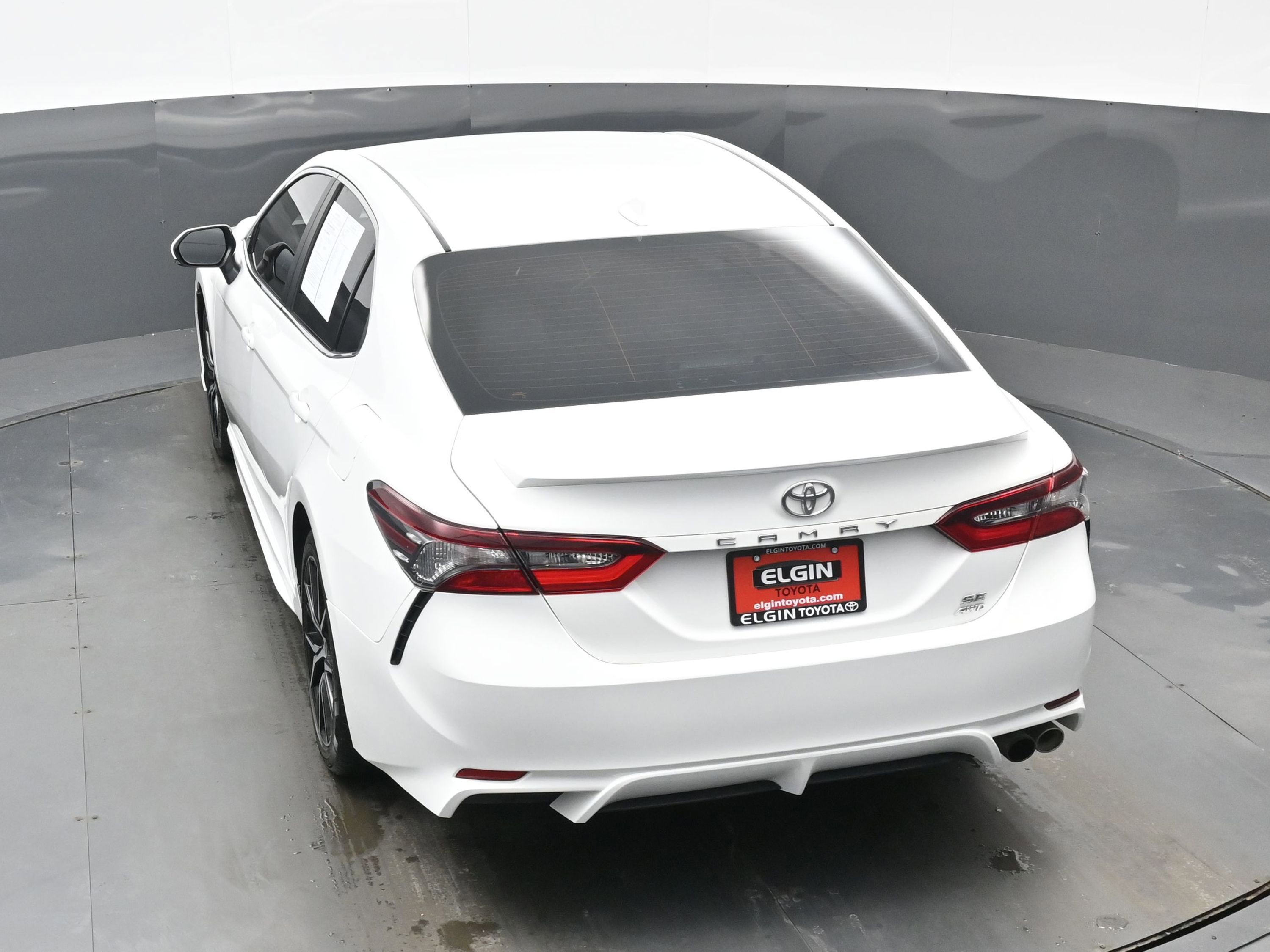 Used 2021 Toyota Camry SE w/ Cold Weather Package image 39