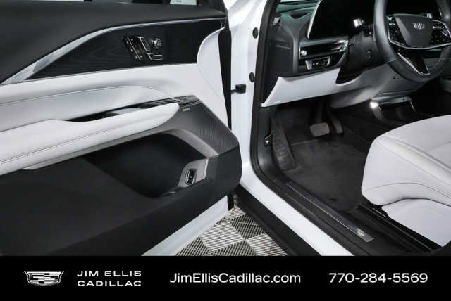 Used 2024 Cadillac Lyriq Sport AWD/4WD image 6