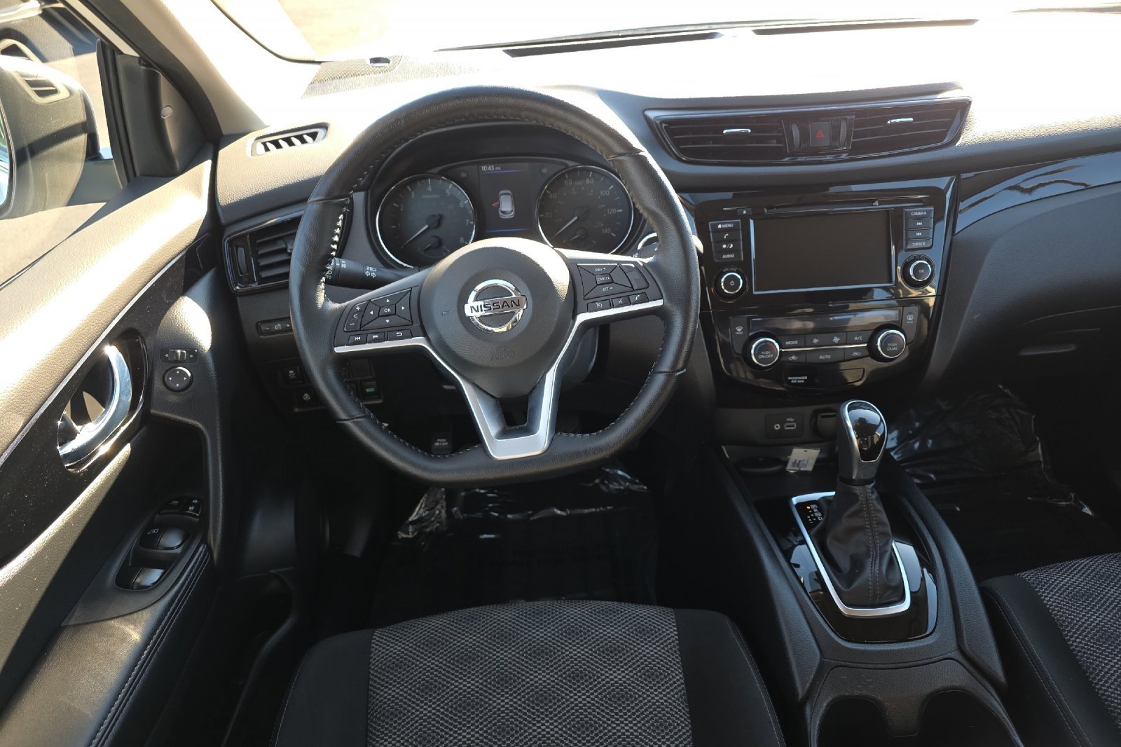 Used 2022 Nissan Rogue Sport SV image 14