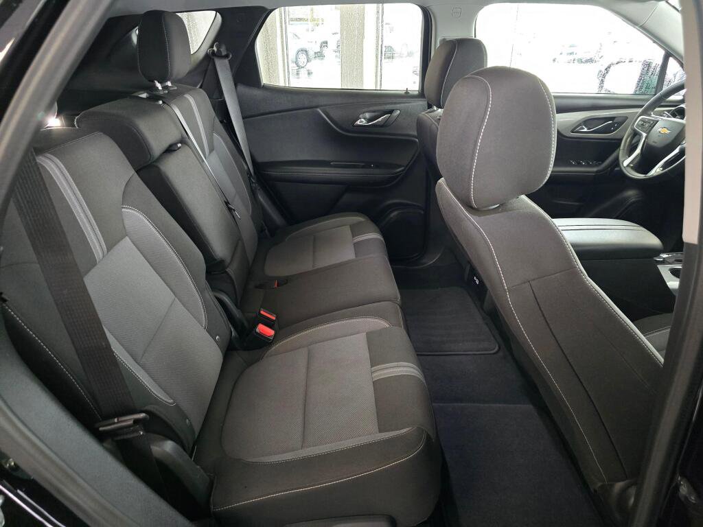 Used 2025 Chevrolet Blazer LT image 41
